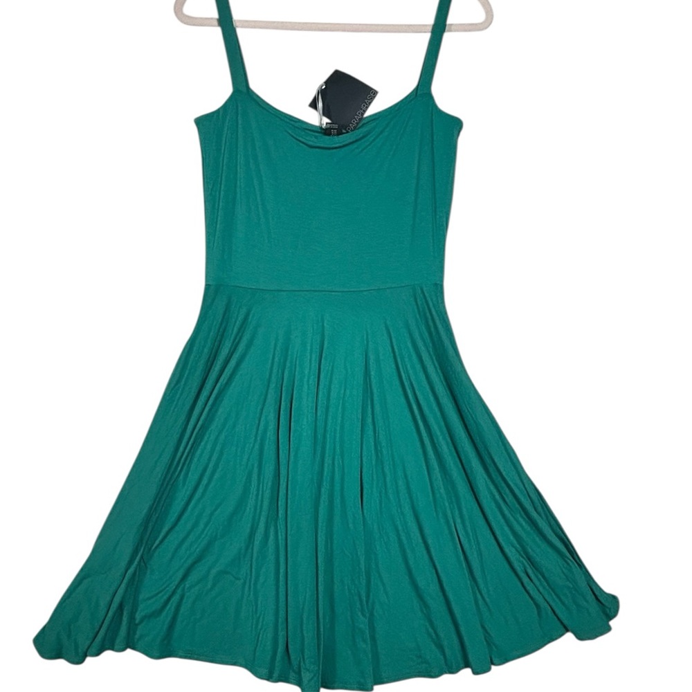 Paraphrase Emerald Green Fit & Flare Dress – Size M (NWT)